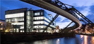 Read all information given to you. Bayer Steigt In Corona Impfstoffproduktion Ein