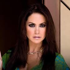 Mañana es para siempre (english title: Sin Limites Las Villanias De Lucero Y Rogelio Guerra En Las Novelas
