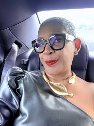 Shoutout to my circle of Black-owned businesses! ✨💼💖 Y'all showed up, put  in the work, and were recognized for your excellence at the Bowie Readers'  Choice Awards! From art to events, beauty,