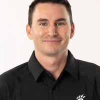 Murdock takes over UW diving