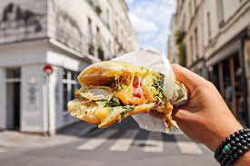 Les Sandwiches Dementiels Du Marche Des Enfants Rouges Alimentation De Rue Marche Des Enfants Rouges Voyage Gourmand