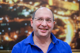 סקירת עיתונות: "ידיעות אחרונות" מתמסר לקמפיין של אבי ניסנקורן ...