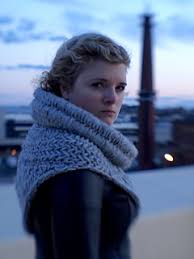 The canaletto cowl is wide and luxurious, and emphasizes geometric lines and simple textures. Ravelry The Huntress Cowl Pattern By Lollyknits