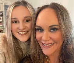 Julie Milam's Instagram, Twitter & Facebook