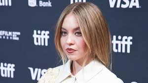 Sydney Sweeney affiche son corps métamorphosé et une nouvelle coupe,  l'actrice est méconnaissable