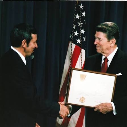 DVIDS - Images - PRESIDENT RONALD REAGAN SHAKING HANDS WITH STOFAN