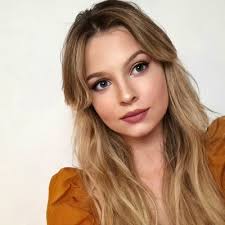 Layla Phillips (@laylaaphillips)