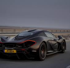 Debuted at the 2012 paris motor show, sales of the p1 began in the united kingdom in october 2013 and all 375 units were sold out by november. Mclaren P1 Die Brutale Beschleunigung Im Supersportwagen Welt