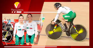 Daniela gaxiola bajaba del podio con su medalla de bronce cuando una voluntaria le pidió tomarse una foto a su lado. Ac68are D2rrhm