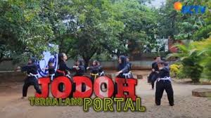Ftv sctv (singkatan dari film televisi sctv) merupakan program film drama televisi yang berikut daftar terbaru judul ftv yang tayang di sctv hari ini! Ftv Sctv Hari Ini 17 April 2020 Jodoh Terhalang Portal Ini Sinopsis Lengkap Tayang Jam 12 30 Surya Malang