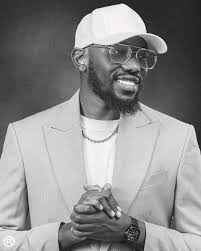 I want to say something you guiz don't hate anyone everyone is playing  their games and everyone has different strategies to survive in the house  or to win audience hearts.I know Muslim