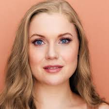 Donna Flagg's Instagram, Twitter & Facebook