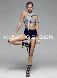 The Most Striking Campaign Shots Of The New Season Fashion Model Poses Model Poses Editorial Fashion