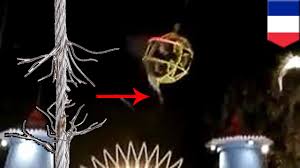 Pagesotherjust for funfailarmyvideosslingshot ride fail. Horrifying Footage Shows Slingshot Ride Snapping And People Spinning Out Of Control Boredombash