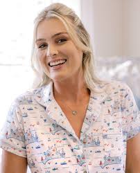 Two weeks before their June wedding day, Holly Holtz and Kevin Yuen came  across a unique guestbook idea: a Lego board where guests made themselves  in the form of the iconic figurines.⁠ ⁠