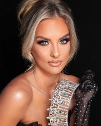 When you can't pick a favorite, post 'em all 🤍 Love you @mattie_sloan14  and every shoot we've done over the last 6+ years 😘