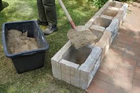 Trockenmauern Selber Bauen 4 Einfache Ideen In 2020 Trockenmauer Mauer Bauen Gartenmauer Selber Bauen