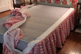 Most new mattresses don't require a box spring but rather rest on top of a. Como Hacer Un Bolado Para El Somier Todo Manualidades How To Make A Bed Skirt Simple Bed How To Make Bed
