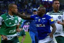 Bruno henrique (palmeiras) finalização com o pé direito do meio da área ao ângulo superior esquerdo. Jogador Sassa E Suspenso Por Seis Jogos Por Briga Em Cruzeiro X Palmeiras Cidadeverde Com