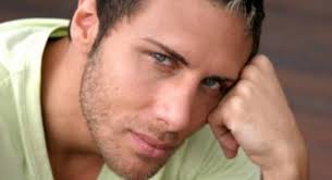 Ο νικητής του πρώτου fame story . Noths Xristodoyloy H Mhtera Moy Den Mporese Pote Na Apodex8ei Oti Eimai Omofylofilos Tempo24 News