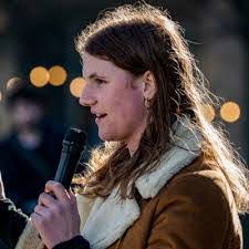 Crystal Wickham's Instagram, Twitter & Facebook