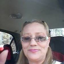 Salina Yates's Instagram, Twitter & Facebook