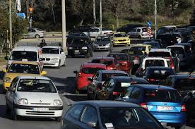 Σύμφωνα με το ρεπορτάζ του lamiareport o 27χρονος από τη λάρισα κινουταν στην εθνική οδό στο ρεύμα προς λαμία. Kinhsh Stoys Dromoys Mpotiliarisma Twra Sthn E8nikh Odo A8hnwn Lamias Eidhseis Pagenews Gr