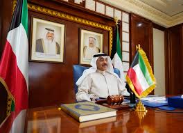 ويتألف مجلس الأمة الكويتي من خمسين عضوا يتوزعون على الدوائر الانتخابية الخمس، ينتخبون عن طريق الانتخاب العام السري المباشر لدورة تمتد لأربع سنوات، ويعد الوزراء. ÙƒÙˆÙ†Ø§ Ù…Ø¬Ù„Ø³ Ø§Ù„ÙˆØ²Ø±Ø§Ø¡ Ø§Ù„ÙƒÙˆÙŠØªÙŠ ÙŠØ¹Ù‚Ø¯ Ø§Ø¬ØªÙ…Ø§Ø¹Ø§ Ø§Ø³ØªØ«Ù†Ø§Ø¦ÙŠØ§ Ø­ÙƒÙˆÙ…Ø© 11 05 2020