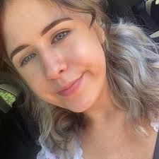 What are some good hairstylist recommendations in Elmhurst for teen  daughters?