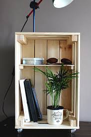 Diy Comment Creer Un Table De Nuit Avec Une Caisse En Bois Tables De Nuit Palettes Table De Chevet Caisse Table De Nuit