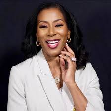 Bea Davidson's Instagram, Twitter & Facebook