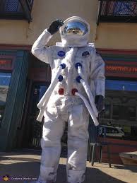 Buzz light year costume ~ you'll be amazed at the creative use of household items to make this fun buzz light year costume! Apollo Astronaut Costume Diy Costumes Under 35