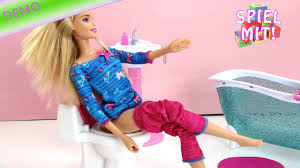 Wir zeigen dir, wie du urinstein in der toilette mit hausmitteln los wirst. Barbie Toilette Und Waschbecken Unboxing Und Review Barbie Geht Auf Toilette Youtube
