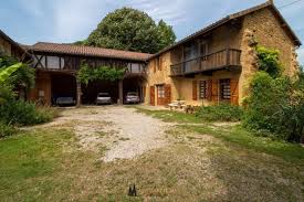 Tres Belle Ferme En U Entierement Renovee Et Amenager En Deux Logements Ideal Pour Grande Famille Et Ou Maisons Francaises Belle Maison Maison Et Appartement