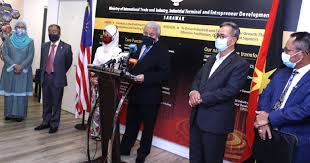 Pasukan ini telah mula bertugas di stadium tertutup majlis perbandaran pasir gudang sejak jumaat. Pkp Rm1 42 Juta Untuk Agih Makanan Di Kapit