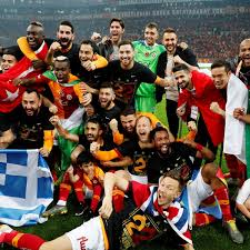 Viimeisimmät twiitit käyttäjältä galatasaray en (@galatasaray). Super Lig Galatasaray Gewinnt Istanbuler Stadtderby Um Die Meisterschaft Der Spiegel