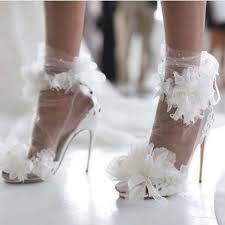 Infine, se proprio pensate di non riuscire a sopportarle per tutto il giorno, portatevi un cambio scarpe: Calzature Da Sposa 2021 Trends E Novita La Fata Madrina Alessandra Cristiani