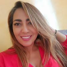 ✨ Halle Berry, libertad y ritmo a los 58. La actriz ha sorprendido bailando  en bikini la nueva canción de su pareja, Van Hunt, en un vídeo lleno de  energía y vitalidad.