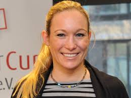 DKMS organisiert Treffen von Leukämie-Patientin Katy mit ihrem Lebensretter