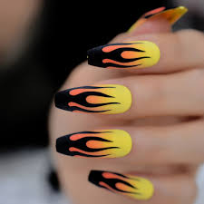 Conoces los diferentes tipos de uñas artificiales: Unas De Fuego Mate Negro Y Amarillo Prensa De Unas Postizas Extra Largas Pegamento Esmerilado Para Ataud Y Bailarina En Los Dedos Cintas Adhesivas Gratis Unas Postizas Aliexpress