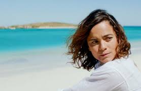 Alice braga, star of usa network's newest series queen of the south, implores actors to follow the characters they want to play. Alice Braga Uber Diesen Star Cinema De
