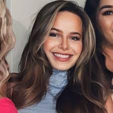 Veronica Irwin's Instagram, Twitter & Facebook