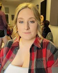 Allie Crouse's Instagram, Twitter & Facebook