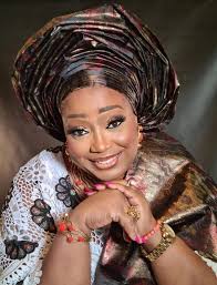 Fashionista Debie Kagisha wishes you a blessed evening, log onto  www.showbizuganda.com and share