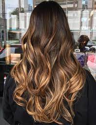 Balayage Technik Haare Schon Stylen Lange Haare Mit Verflechtenden Haarfarben Ideen Haarfarben Schokoladenbraune Haarfarbe Haarfarbe Braun