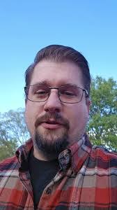 Dustin Houser's Instagram, Twitter & Facebook