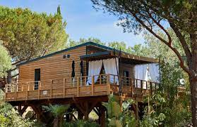 Melde dich dazu einfach zu unserem newsletter an und erhalte exklusive informationen immer als erste/r: Glamping In Frankreich Am Meer Luxuscamping An Der Kuste