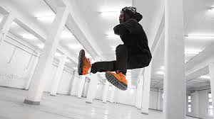 It looks like they will be following up that release 5 years later with another space themed air max that will go by the name of. Saputati Namotaj Veliki Svemir Nike Land On Mars Buy Goldstandardsounds Com