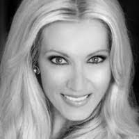 Kari Todd's Instagram, Twitter & Facebook