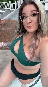 Lesley kay Walston (@lesley_kay)